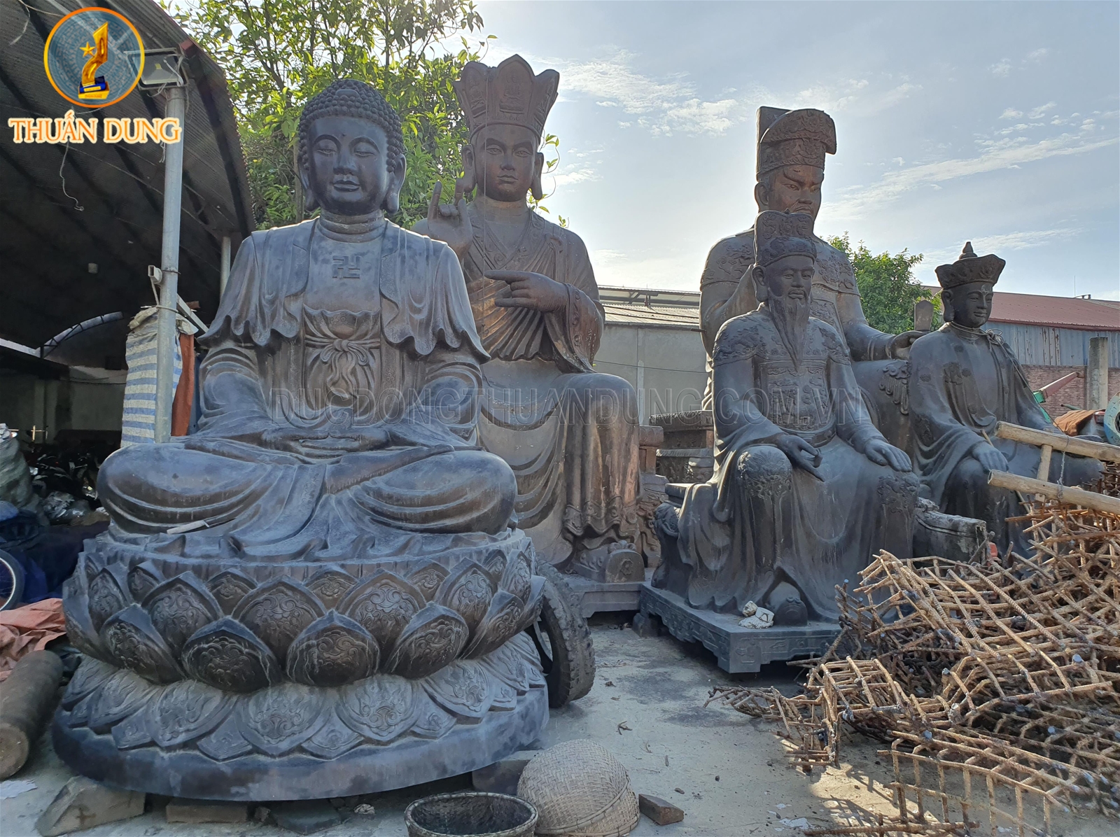 Phật chùa Văn Môn - Bắc Ninh và chùa Lâm Hà - Nghệ An đang được hoàn thiện tại xưởng đúc đồng Thuấn Dung 2