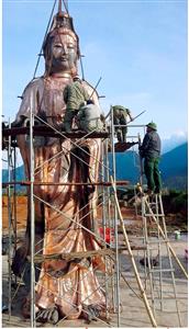 Thi công đúc tượng Bồ Tát đặt tại đỉnh Phanxipang, Sapa, tỉnh Lào Cai 1